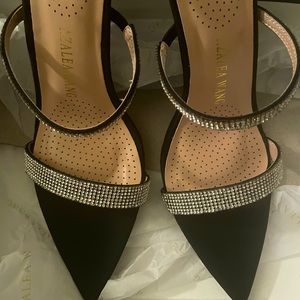 Azalea Wang (Galaxy) Black sandals size 9